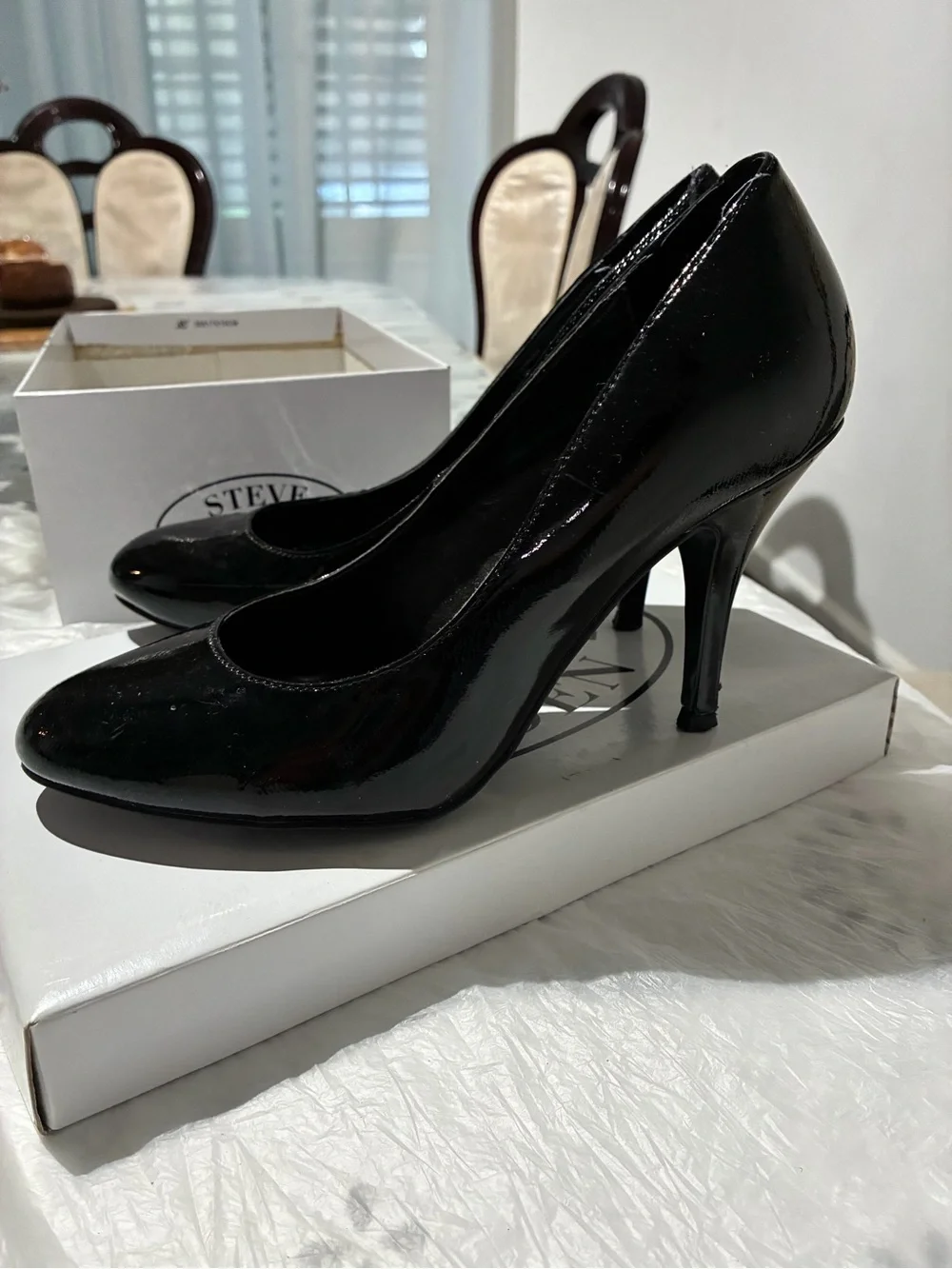 Steve Madden Black Patent Heeled Pumps